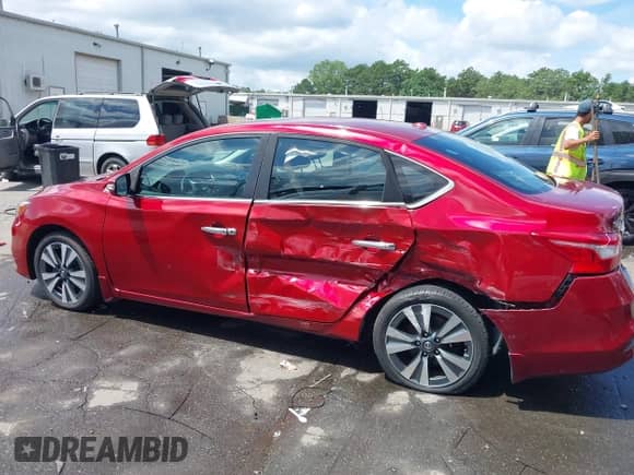 2017 Nissan Sentra SR с VIN 3N1AB7AP6HY380646, выставлен на аукционе IAAI как лот 42638419 с пробегом 62 801 миль миль и . История ставок и продаж доступна на DreamBid. Изображение 6.