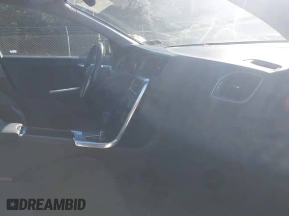 2012 Volvo S60 T5 с VIN YV1622FS8C2045697, выставлен на аукционе IAAI как лот 43489928 с пробегом 140 197 миль миль и . История ставок и продаж доступна на DreamBid. Изображение 5.
