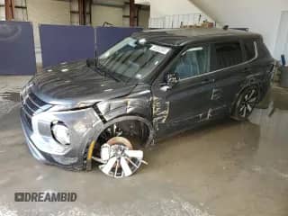 2025 Mitsubishi Outlander SE z VIN JA4J4VA81SZ043054, wystawiony jako Copart lot #85669655 z przebiegiem 3 503 mil mil oraz Nie do naprawy • Non repairable. Historia ofert i sprzedaży dostępna na DreamBid. Obrazek 1.