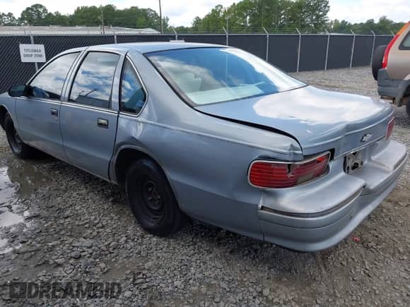 1995 Chevrolet Caprice с VIN 1G1BL52W3SR186994, выставлен на аукционе IAAI как лот 42938487 с пробегом Не указан миль и . История ставок и продаж доступна на DreamBid. Изображение 3.