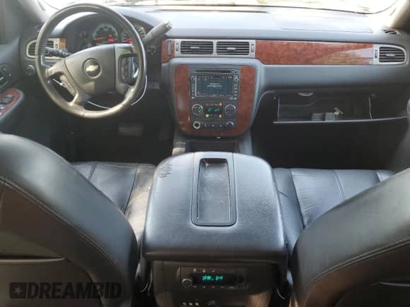 2009 Chevrolet Tahoe с VIN 1GNFK13599R101569, выставлен на аукционе Copart как лот 55453245 с пробегом 189 757 миль миль и Чистый • Clean title. История ставок и продаж доступна на DreamBid. Изображение 8.