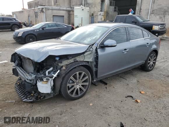 2018 Volvo S60 Inscription Platinum с VIN LYV402HM1JB169758, выставлен на аукционе Copart как лот 73988083 с пробегом 19 223 миль миль и . История ставок и продаж доступна на DreamBid. Изображение 1.