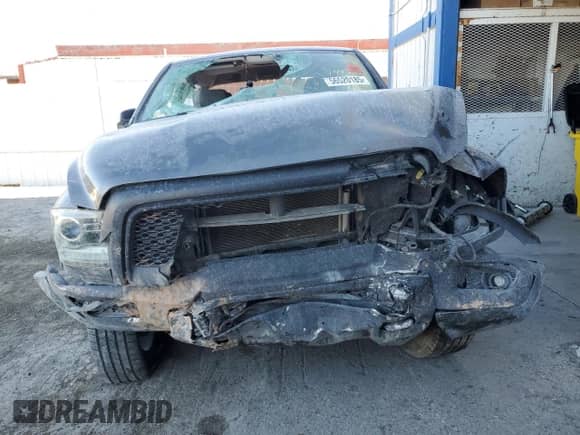 2019 Ram 1500 Warlock z VIN 1C6RR7GG5KS639434, wystawiony jako Copart lot #56520185 z przebiegiem Nie podano mil oraz Szkoda całkowita • Salvage title. Historia ofert i sprzedaży dostępna na DreamBid. Obrazek 5.