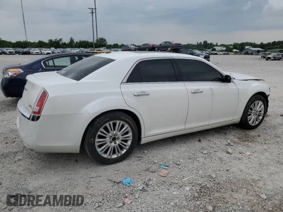 2011 Chrysler 300 C с VIN 2C3CK6CTXBH560062, выставлен на аукционе Copart как лот 60431195 с пробегом 129 200 миль миль и Списание • Salvage title. История ставок и продаж доступна на DreamBid. Изображение 3.