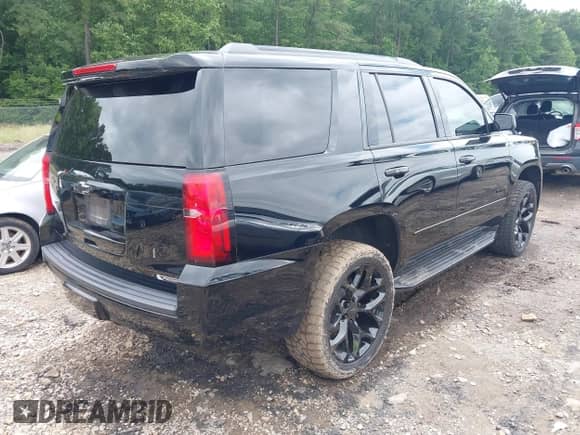2018 Chevrolet Tahoe Premier с VIN 1GNSKCKC8JR140264, выставлен на аукционе IAAI как лот 42392351 с пробегом 139 683 миль миль и . История ставок и продаж доступна на DreamBid. Изображение 4.