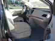 2012 Toyota Sienna XLE AAS z VIN 5TDYK3DC5CS243422, wystawiony jako IAAI lot #43399519 z przebiegiem 161 032 mil mil oraz . Historia ofert i sprzedaży dostępna na DreamBid. Obrazek 5.