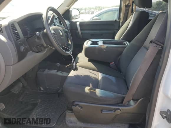 2010 Chevrolet Silverado 1500 LS with VIN 3GCRKREA4AG134661, listed as a Copart auction lot 68125095 with 186,219 mi miles and Clean title. Bid and sale history available at DreamBid. Image 7.