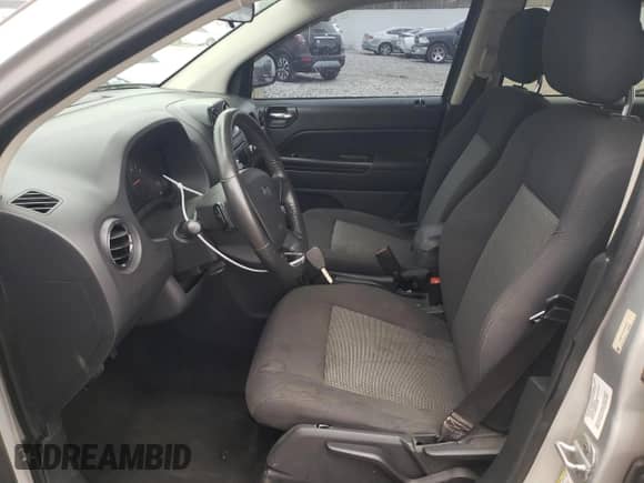 2010 Jeep Compass Latitude с VIN 1J4NF1FB1AD646011, выставлен на аукционе Copart как лот 79056184 с пробегом 178 737 миль миль и На запчасти • Non repairable. История ставок и продаж доступна на DreamBid. Изображение 7.