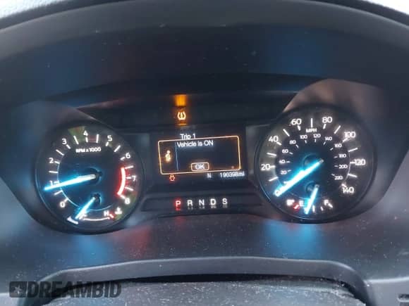 2017 Ford Explorer z VIN 1FM5K7BH9HGA62409, wystawiony jako IAAI lot #43495463 z przebiegiem 190 398 mil mil oraz . Historia ofert i sprzedaży dostępna na DreamBid. Obrazek 7.