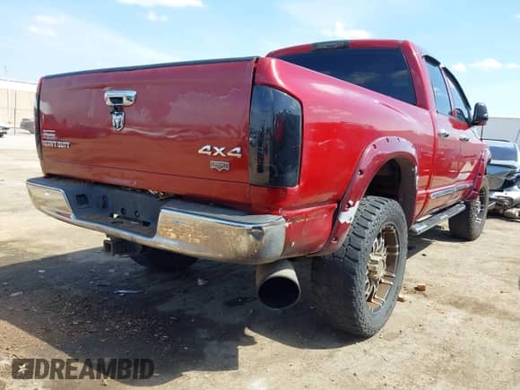 2006 Dodge 2500 SLT z VIN 1D7KS28C56J235600, wystawiony jako IAAI lot #41874953 z przebiegiem 193 017 mil mil oraz . Historia ofert i sprzedaży dostępna na DreamBid. Obrazek 4.