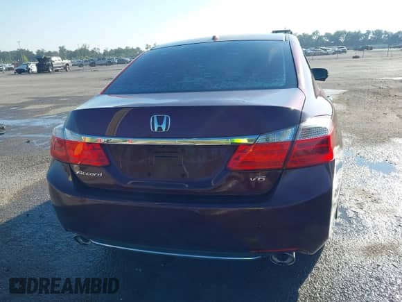 2015 Honda Accord EX-L z VIN 1HGCR3F88FA036640, wystawiony jako IAAI lot #43249467 z przebiegiem Nie podano mil oraz . Historia ofert i sprzedaży dostępna na DreamBid. Obrazek 17.