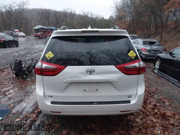 2020 Toyota Sienna LE with VIN 5TDJZ3DC6LS237433, listed as a IAAI auction lot 40948475 with 108,000 mi miles and . Bid and sale history available at DreamBid. Image 17.