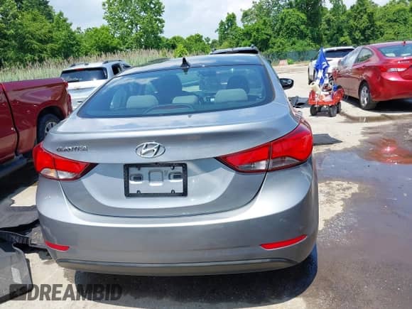 2015 Hyundai Elantra SE z VIN KMHDH4AE2FU223357, wystawiony jako IAAI lot #42376887 z przebiegiem 87 000 mil mil oraz . Historia ofert i sprzedaży dostępna na DreamBid. Obrazek 17.