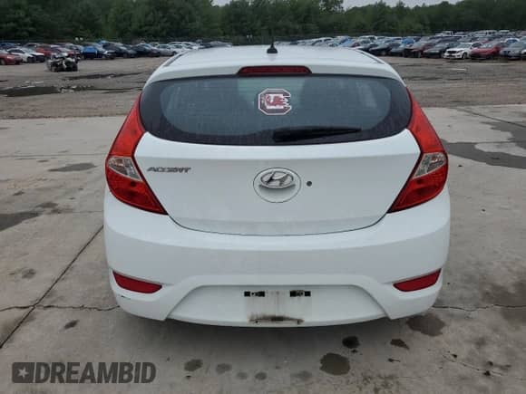 2013 Hyundai Accent GS z VIN KMHCT5AE1DU129726, wystawiony jako Copart lot #67724925 z przebiegiem 83 799 mil mil oraz Szkoda całkowita • Salvage title. Historia ofert i sprzedaży dostępna na DreamBid. Obrazek 6.