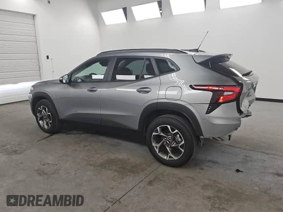 2025 Chevrolet Trax LT with VIN KL77LHEP5SC234028, listed as a Copart auction lot 85330485 with 12,509 mi miles and Salvage title. Bid and sale history available at DreamBid. Image 2.