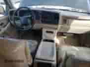2002 Chevrolet Suburban LS с VIN 3GNEC16ZX2G307061, выставлен на аукционе Copart как лот 55502485 с пробегом Не указан миль и На запчасти • Non repairable. История ставок и продаж доступна на DreamBid. Изображение 8.