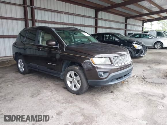 2014 Jeep Compass Latitude with VIN 1C4NJCEB5ED691041, listed as a IAAI auction lot 43112471 with 117,596 mi miles and . Bid and sale history available at DreamBid. Image 1.