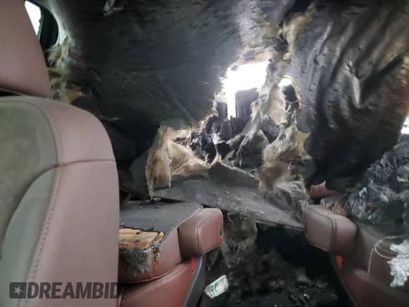 2020 Chevrolet Suburban Premier с VIN 1GNSKJKJ0LR287376, выставлен на аукционе Copart как лот 83407244 с пробегом Не указан миль и Списание • Salvage title. История ставок и продаж доступна на DreamBid. Изображение 10.