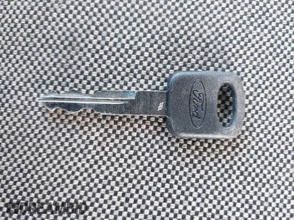 2004 Ford Econoline Cargo with VIN 1FTRE14W24HA72208, listed as a IAAI auction lot 41566737 with 95,391 mi miles and . Bid and sale history available at DreamBid. Image 11.