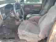 1999 Chevrolet S-10 LS ZR2 z VIN 1GCCT19W8X8191129, wystawiony jako Copart lot #55304145 z przebiegiem 301 019 mil mil oraz Szkoda całkowita • Salvage title. Historia ofert i sprzedaży dostępna na DreamBid. Obrazek 7.