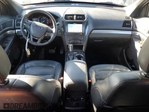 2018 Ford Explorer XLT с VIN 1FM5K8D82JGA75236, выставлен на аукционе Copart как лот 82488975 с пробегом 126 417 миль миль и Чистый • Clean title. История ставок и продаж доступна на DreamBid. Изображение 8.