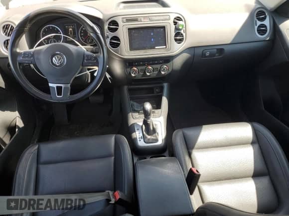 2013 Volkswagen Tiguan SE z VIN WVGAV3AX2DW611603, wystawiony jako Copart lot #53968245 z przebiegiem 117 785 mil mil oraz Szkoda całkowita • Salvage title. Historia ofert i sprzedaży dostępna na DreamBid. Obrazek 8.