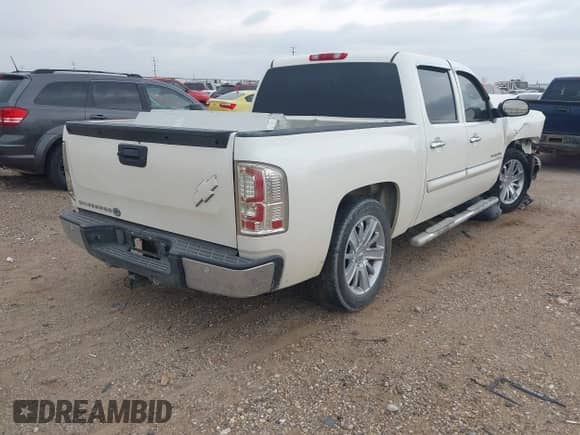 2012 Chevrolet Silverado 1500 LT with VIN 3GCPCSE04CG146542, listed as a IAAI auction lot 43160134 with 189,402 mi miles and . Bid and sale history available at DreamBid. Image 4.