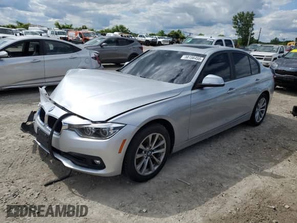 2018 BMW 3 Series 320i xDrive z VIN WBA8A3C56JA491885, wystawiony jako Copart lot #58156455 z przebiegiem 63 667 mil mil oraz Szkoda całkowita • Salvage title. Historia ofert i sprzedaży dostępna na DreamBid. Obrazek 1.