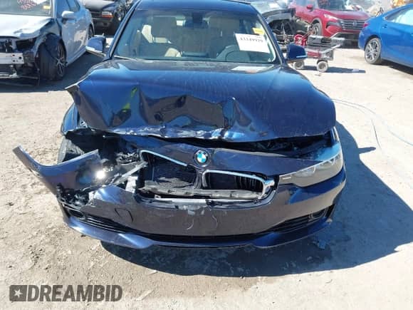 2013 BMW 3 Series 328i xDrive с VIN WBA3B5C54DF590506, выставлен на аукционе IAAI как лот 43349929 с пробегом 94 907 миль миль и . История ставок и продаж доступна на DreamBid. Изображение 6.