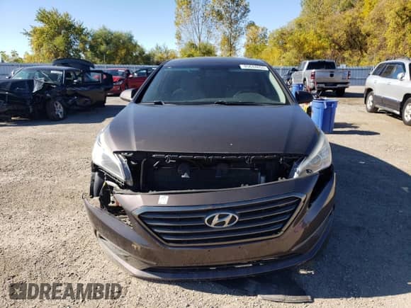 2015 Hyundai Sonata SE with VIN 5NPE24AF7FH216532, listed as a Copart auction lot 85644655 with 391,496 mi miles and Clean title. Bid and sale history available at DreamBid. Image 5.