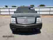 2004 Cadillac Escalade ESV z VIN 3GYFK66N74G330398, wystawiony jako Copart lot #69324385 z przebiegiem 139 475 mil mil oraz Czysty tytuł • Clean title. Historia ofert i sprzedaży dostępna na DreamBid. Obrazek 5.