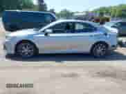 2023 Toyota Camry Hybrid XLE с VIN 4T1F31AK7PU620561, выставлен на аукционе IAAI как лот 42543275 с пробегом 21 431 миль миль и . История ставок и продаж доступна на DreamBid. Изображение 15.