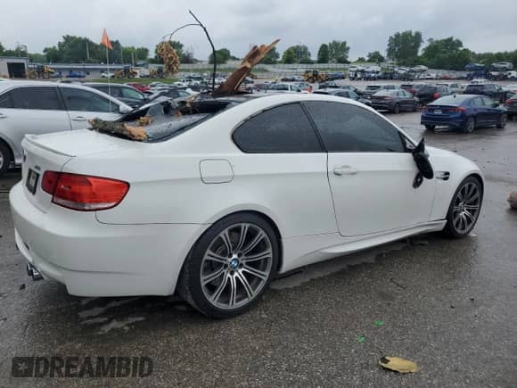 2009 BMW M3 с VIN WBSWD93569P362275, выставлен на аукционе Copart как лот 57961645 с пробегом 117 823 миль миль и Списание • Salvage title. История ставок и продаж доступна на DreamBid. Изображение 3.