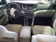 2016 Hyundai Tucson SE z VIN KM8J3CA49GU123048, wystawiony jako Copart lot #85703495 z przebiegiem 108 304 mil mil oraz Szkoda całkowita • Salvage title. Historia ofert i sprzedaży dostępna na DreamBid. Obrazek 8.