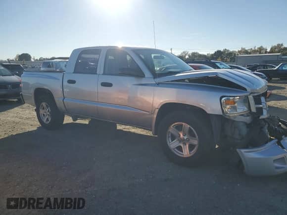 2010 Dodge Dakota Bighorn/Lonestar z VIN 1D7CE3GK6AS179132, wystawiony jako Copart lot #79316804 z przebiegiem 134 033 mil mil oraz Szkoda całkowita • Salvage title. Historia ofert i sprzedaży dostępna na DreamBid. Obrazek 4.