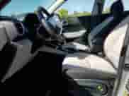 2024 Hyundai Venue SEL z VIN KMHRC8A33RU327547, wystawiony jako Copart lot #71058094 z przebiegiem 1 660 mil mil oraz Szkoda całkowita • Salvage title. Historia ofert i sprzedaży dostępna na DreamBid. Obrazek 7.