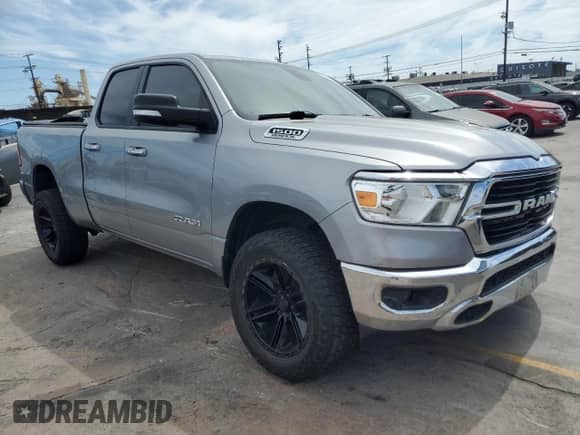 2020 Ram 1500 Big Horn z VIN 1C6RREBT6LN294858, wystawiony jako Copart lot #70122995 z przebiegiem 90 375 mil mil oraz Szkoda całkowita • Salvage title. Historia ofert i sprzedaży dostępna na DreamBid. Obrazek 4.