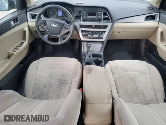 2015 Hyundai Sonata SE z VIN 5NPE24AF9FH185865, wystawiony jako Copart lot #67536415 z przebiegiem 216 693 mil mil oraz Czysty tytuł • Clean title. Historia ofert i sprzedaży dostępna na DreamBid. Obrazek 8.