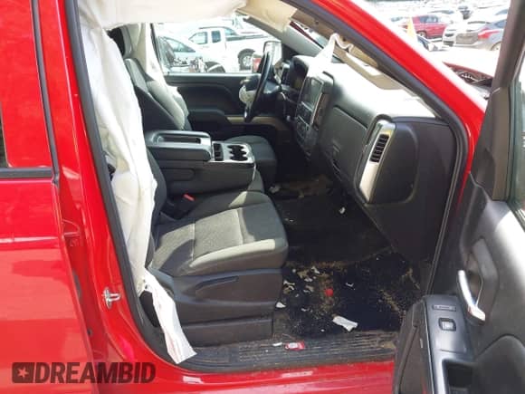 2017 Chevrolet Silverado 1500 LT с VIN 1GCVKREC1HZ107072, выставлен на аукционе IAAI как лот 43179120 с пробегом Не указан миль и . История ставок и продаж доступна на DreamBid. Изображение 5.