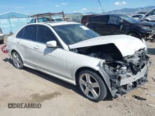 2011 Mercedes-Benz C 300 Sport z VIN WDDGF5EBXBA459219, wystawiony jako IAAI lot #42211642 z przebiegiem Nie podano mil oraz . Historia ofert i sprzedaży dostępna na DreamBid. Obrazek 1.