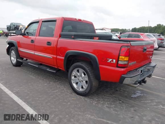 2005 GMC Sierra 1500 SLE с VIN 2GTEK13T251266515, выставлен на аукционе IAAI как лот 43338430 с пробегом 228 454 миль миль и . История ставок и продаж доступна на DreamBid. Изображение 3.