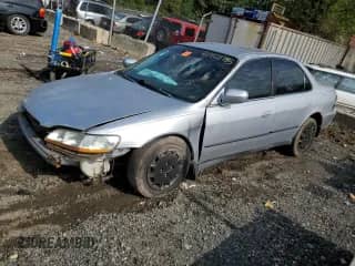2000 Honda Accord LX z VIN 1HGCG6551YA149461, wystawiony jako Copart lot #81428795 z przebiegiem 309 590 mil mil oraz Szkoda całkowita • Salvage title. Historia ofert i sprzedaży dostępna na DreamBid. Obrazek 1.