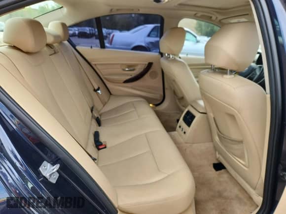 2014 BMW 3 Series 328i xDrive с VIN WBA3B3C54EJ980492, выставлен на аукционе Copart как лот 81505785 с пробегом 117 400 миль миль и Списание • Salvage title. История ставок и продаж доступна на DreamBid. Изображение 10.