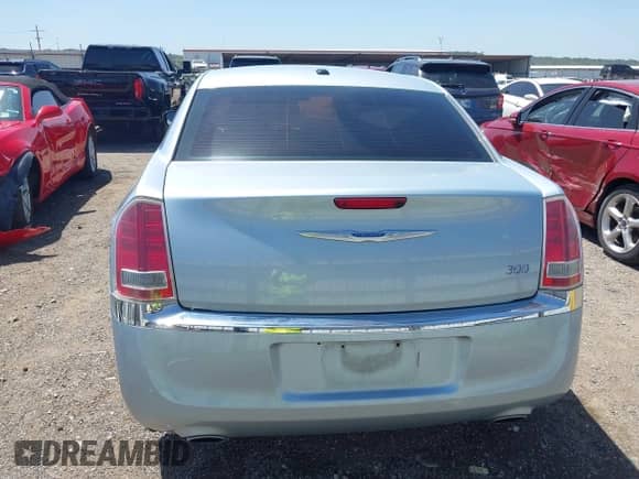 2013 Chrysler 300 с VIN 2C3CCAAG7DH613230, выставлен на аукционе IAAI как лот 42794743 с пробегом 63 034 миль миль и . История ставок и продаж доступна на DreamBid. Изображение 17.