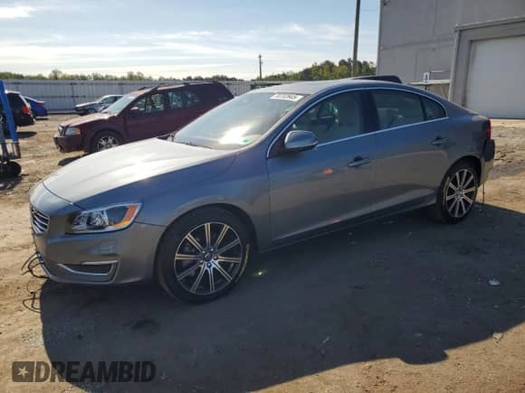 2018 Volvo S60 Inscription Platinum с VIN LYV402TM9JB156991, выставлен на аукционе Copart как лот 70232645 с пробегом 8 284 миль миль и Списание • Salvage title. История ставок и продаж доступна на DreamBid. Изображение 1.