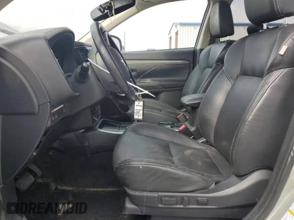 2020 Mitsubishi Outlander ES с VIN JA4AZ3A36LZ024494, выставлен на аукционе Copart как лот 72065255 с пробегом 104 831 миль миль и Списание • Salvage title. История ставок и продаж доступна на DreamBid. Изображение 7.