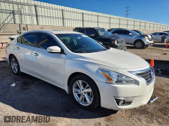 2015 Nissan Altima SV с VIN 1N4AL3AP7FC124370, выставлен на аукционе Copart как лот 82210035 с пробегом 127 617 миль миль и Списание • Salvage title. История ставок и продаж доступна на DreamBid. Изображение 4.
