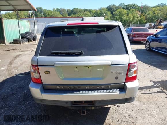 2008 Land Rover Range Rover Sport HSE with VIN SALSK25478A133606, listed as a IAAI auction lot 43346068 with 141,691 mi miles and . Bid and sale history available at DreamBid. Image 16.