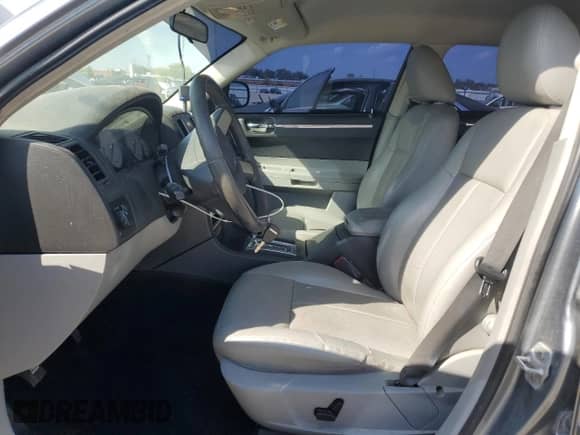 2007 Chrysler 300 Touring with VIN 2C3KA53G77H810392, listed as a Copart auction lot 80529525 with 167,715 mi miles and Clean title. Bid and sale history available at DreamBid. Image 7.