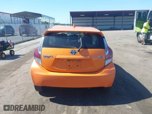 2015 Toyota Prius One z VIN JTDKDTB30F1095149, wystawiony jako IAAI lot #42846245 z przebiegiem 80 862 mil mil oraz . Historia ofert i sprzedaży dostępna na DreamBid. Obrazek 17.